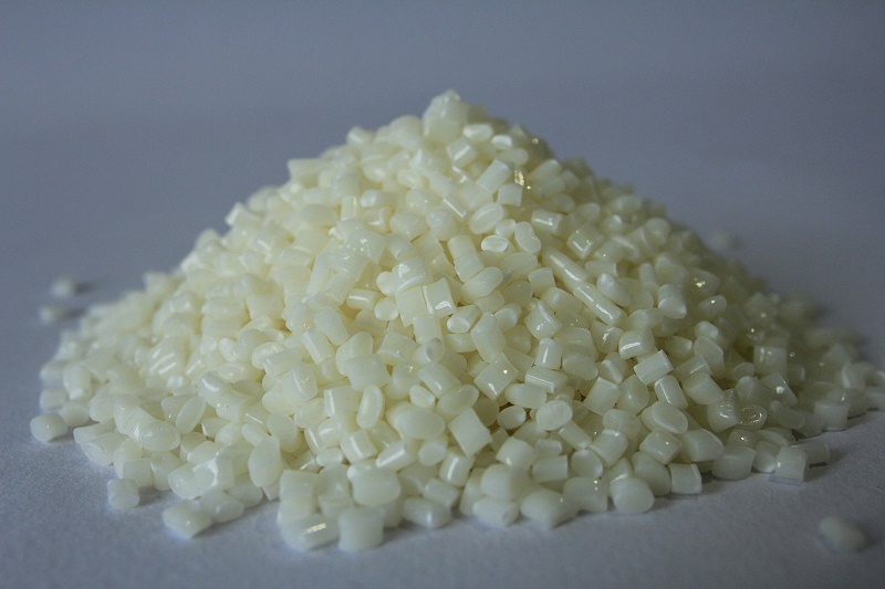 煙臺客戶詢定奶箱用ABS全新料多少錢一噸，塑料小編為您提供實時報價！